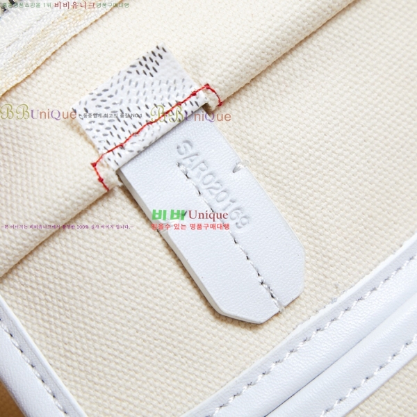 ���ߵ� �Ƹ����� ���۹� GY557811-3