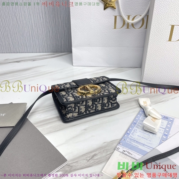 #��� 30 ������ ����ũ�� �ڽ��� 900879-100