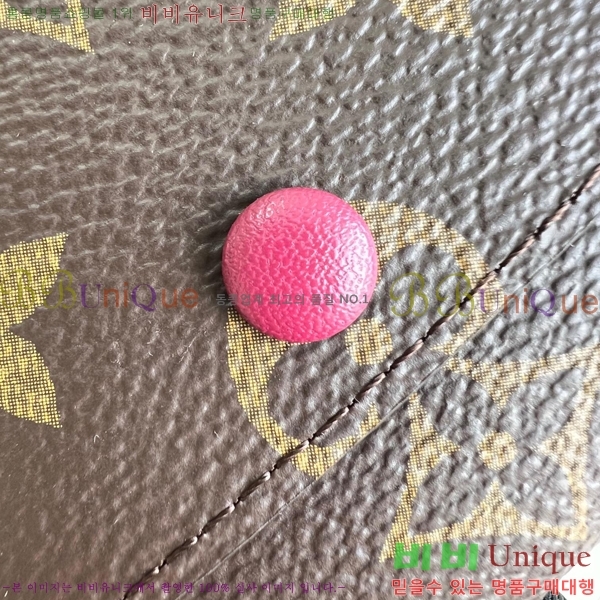 #���̺��� ���׷� ĵ���� ���и� ���� ������ M60696-102