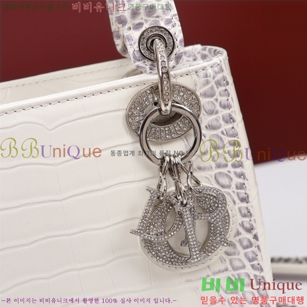 #��� ���̵�� �̴� M050566-107