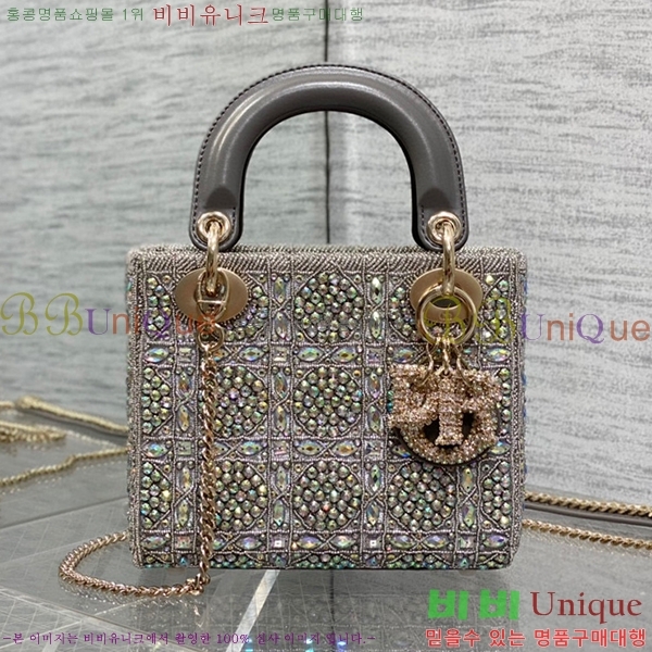 #��� ���̵�� �̴� M050566-302