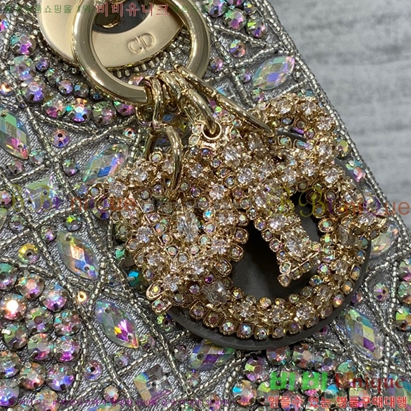 #��� ���̵�� �̴� M050566-302