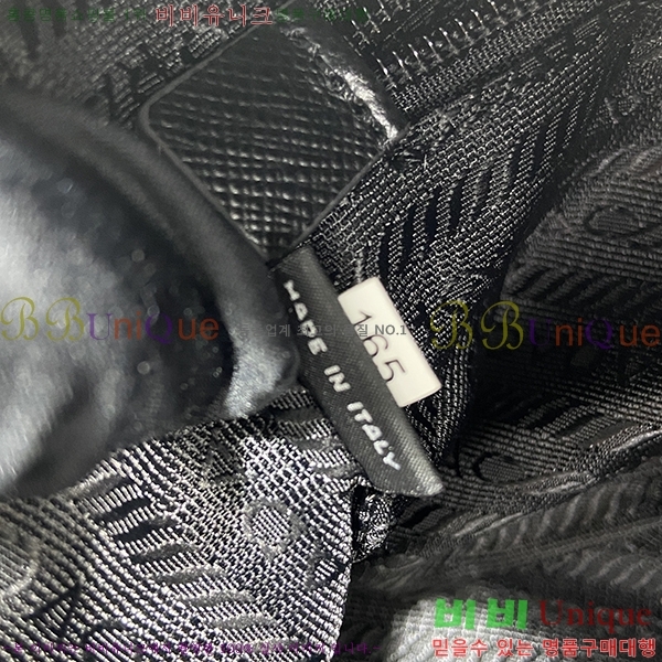 #����� ���ڳ� �ﰢ�ΰ� ī�޶�� 1BC167-101