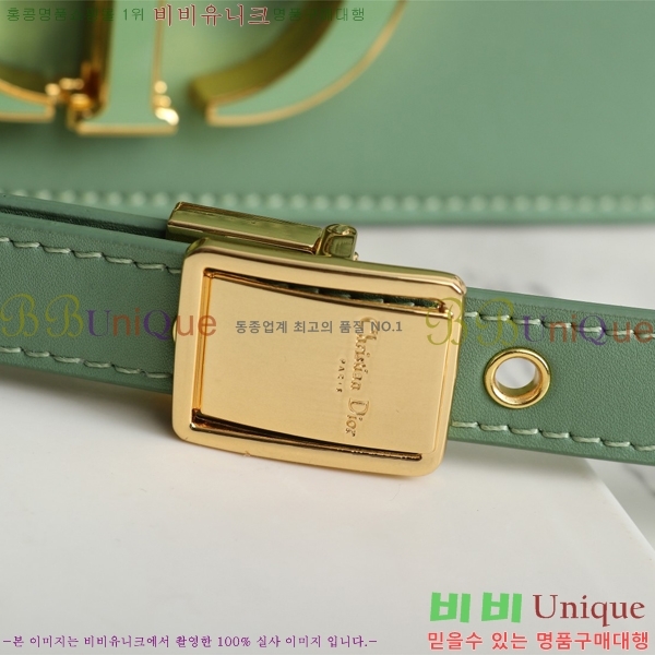 ��� 30 ������ ũ�ν��� 28D876581-4