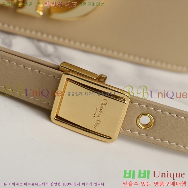 ��� 30 ������ ũ�ν��� 28D876581-3