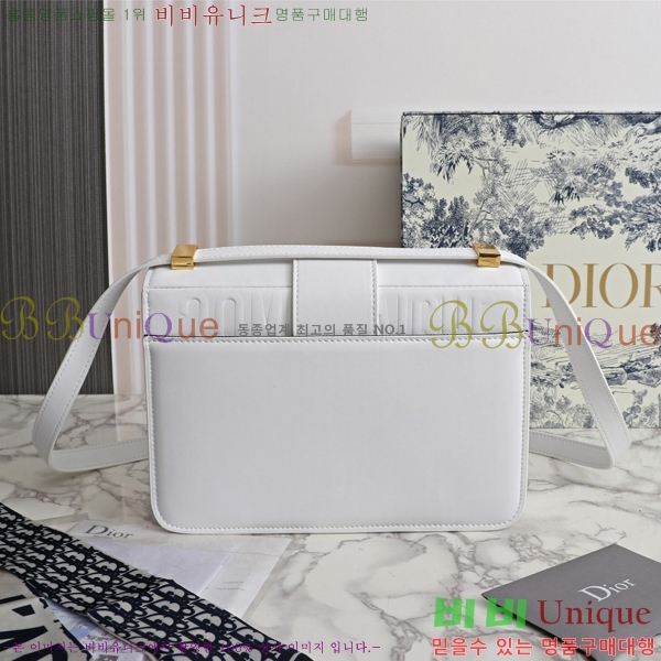 ��� 30 ������ ũ�ν��� 28D876581-2