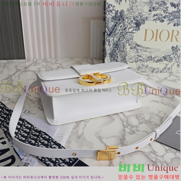 ��� 30 ������ ũ�ν��� 28D876581-2