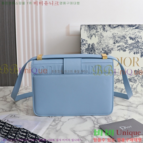 ��� 30 ������ ũ�ν��� 28D876581-1