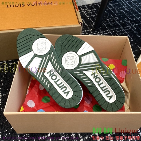 ���̺��� LV Ʈ���̳� ����Ŀ�� 48L2412434-6