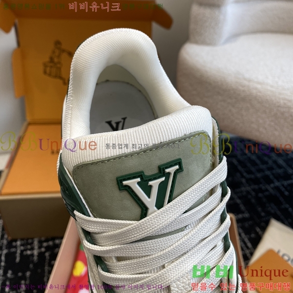 ���̺��� LV Ʈ���̳� ����Ŀ�� 48L2412434-6