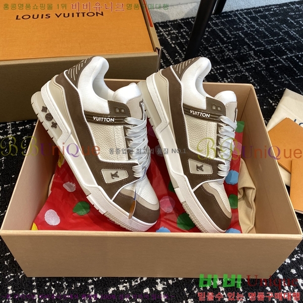 ���̺��� LV Ʈ���̳� ����Ŀ�� 48L2412434-7