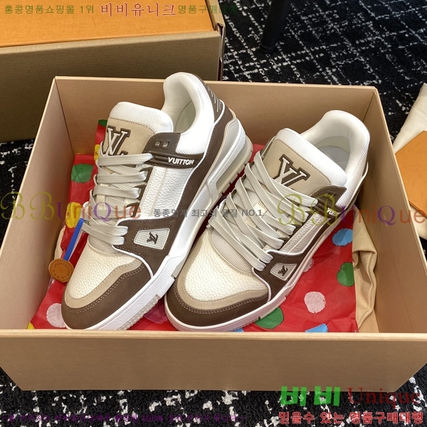 ���̺��� LV Ʈ���̳� ����Ŀ�� 48L2412434-7