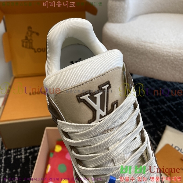 ���̺��� LV Ʈ���̳� ����Ŀ�� 48L2412434-7