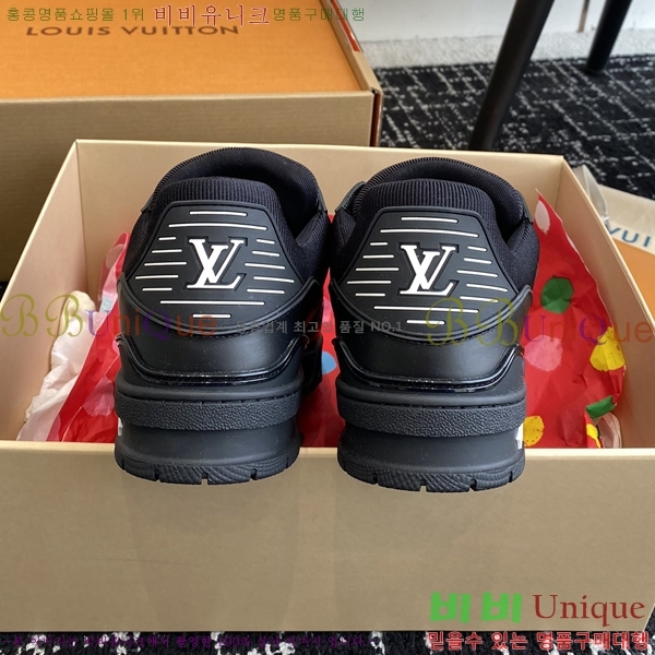 ���̺��� LV Ʈ���̳� ����Ŀ�� 48L2412435-8