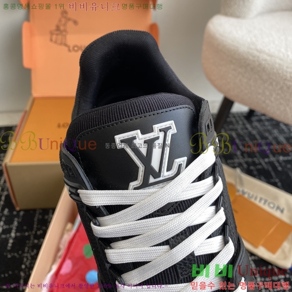 ���̺��� LV Ʈ���̳� ����Ŀ�� 48L2412435-8