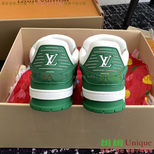 ���̺��� LV Ʈ���̳� ����Ŀ�� 48L2412434-4