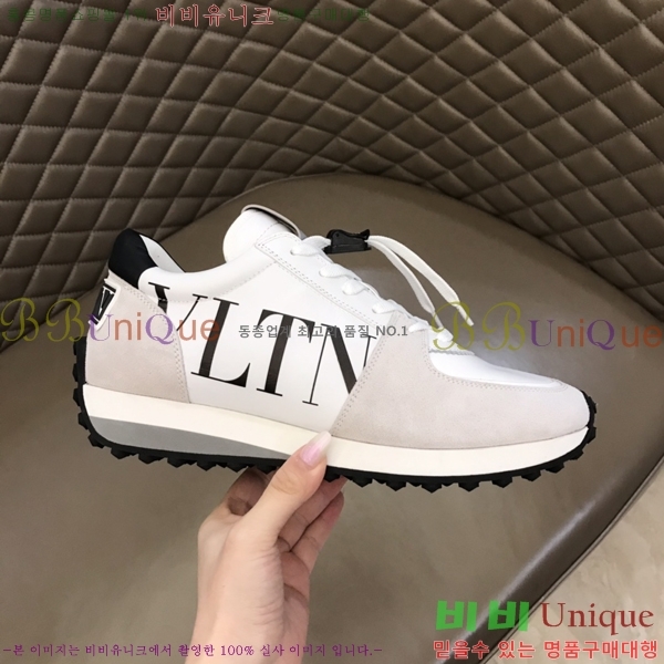 ���� �߷�Ƽ�� ����Ŀ�� 29VT24821-4