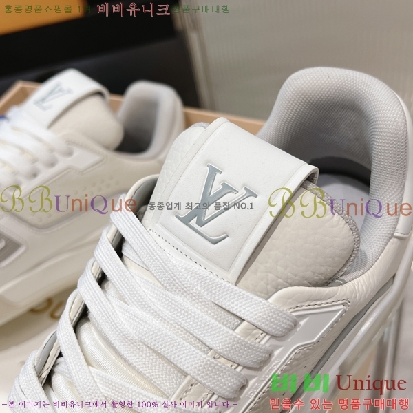 ���̺��� LV Ʈ���̳� ����Ŀ�� 48L2412435-8