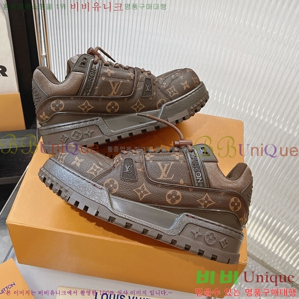 NEW LV Ʈ���̳� �ƽ� ����Ŀ�� 40L249272-77-1