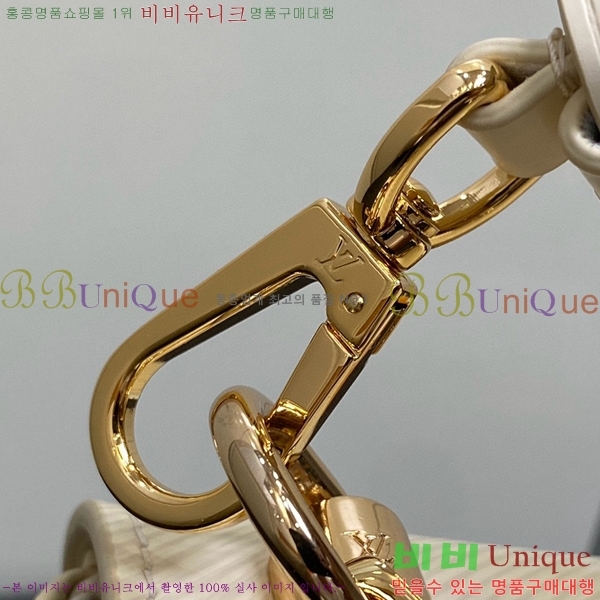 #���̺��� Ʈ����Ʈ MM M24630-101