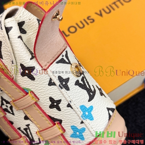 ���̺��� �̴� ũ�������� �Ŀ�ġ M77166-4