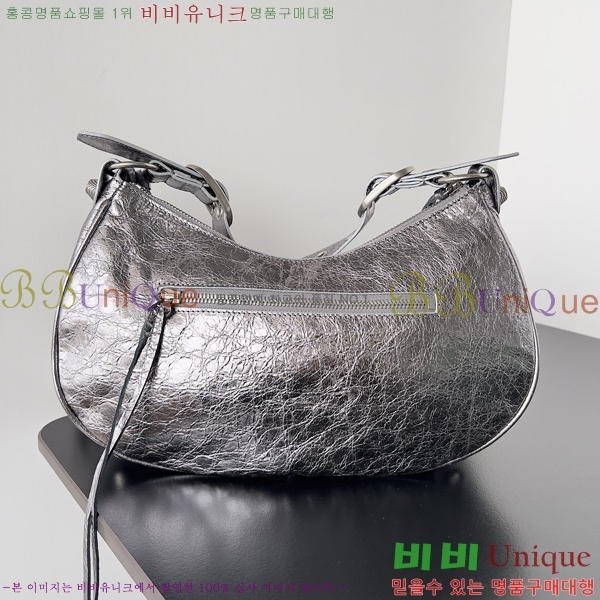 #�߷��þư� LE CAGOLE �� ī�� ���� 6713071-504