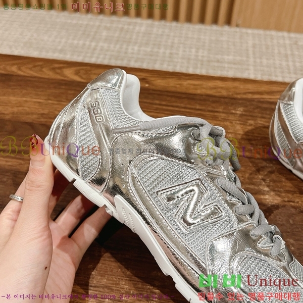 ���� ���߶��� X �̿�̿� ����Ŀ�� MU2411552-2