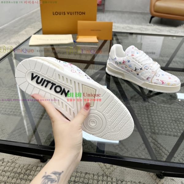 NEW LV Ʈ���̳� ����Ŀ�� 45L25311201-1