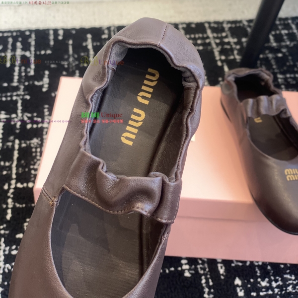 �̿�̿� �޸����� �÷����� 32MU253142-3