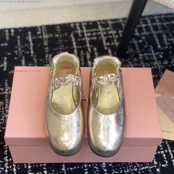 �̿�̿� �޸����� �÷����� 32MU253142-5