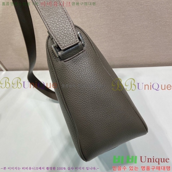 #����� �ﰢ �ΰ� ���� ũ�ν��� 2VH182-104