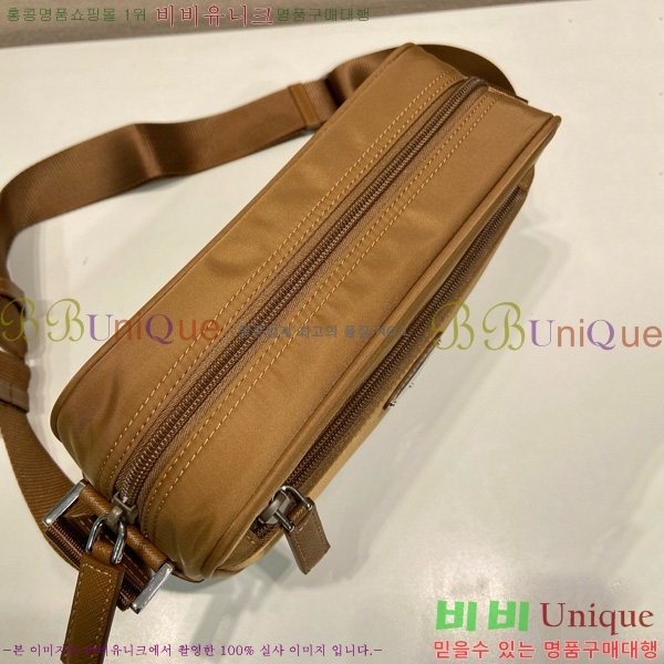 #����� ���ڳ� �ﰢ�ΰ� ī�޶�� 1BC167-105