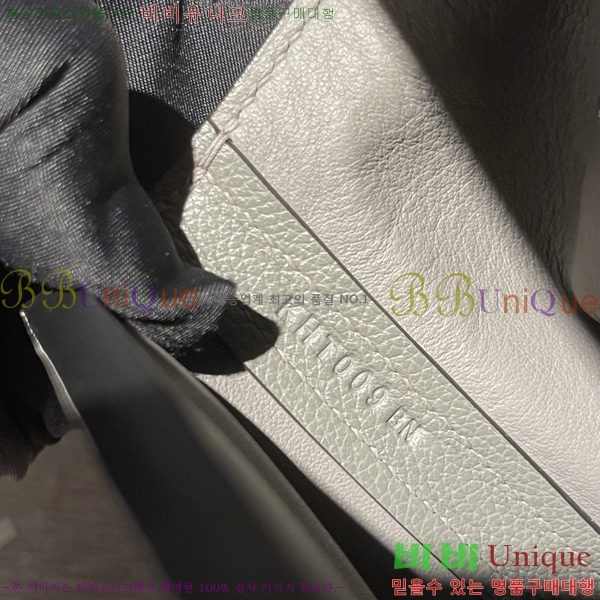 #�����޽� 2424 21�� �̴� H242400-18