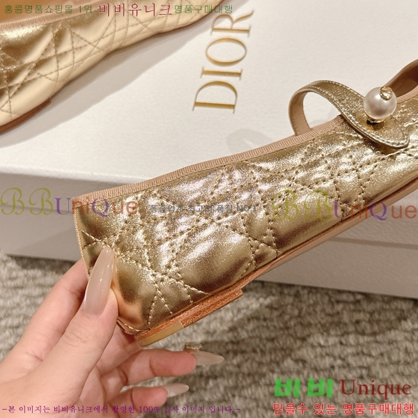 ��� �޸����� �÷����� 28DL2592612-8