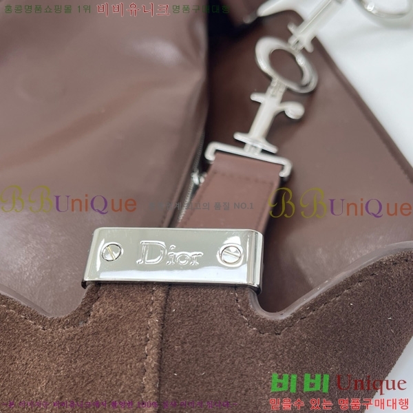 #��� ���ʼ� �ش��� JONATHAN ANDERSON ȣ���� M856324-4