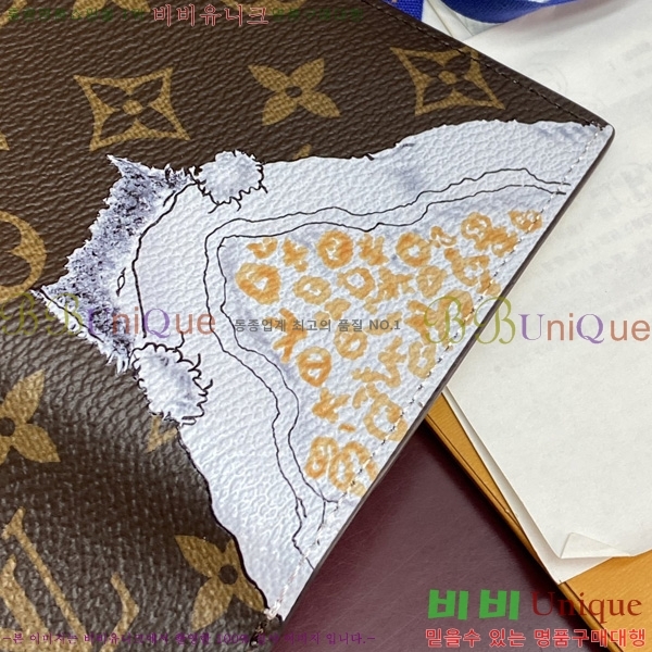 #���̺��� x �׷��̽� �ڵ��� �н���Ʈ Ŀ�� M25753-101