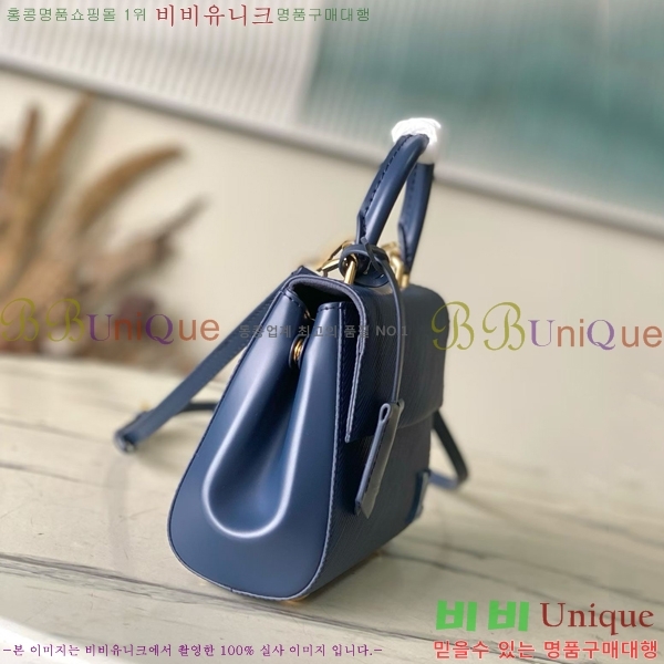 #���̺��� Ŭ��� �̴� M58931-1001