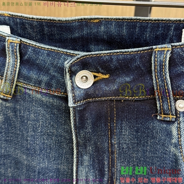 ���� ���ڷ� ��ġ�ڸ� û���� BC247398